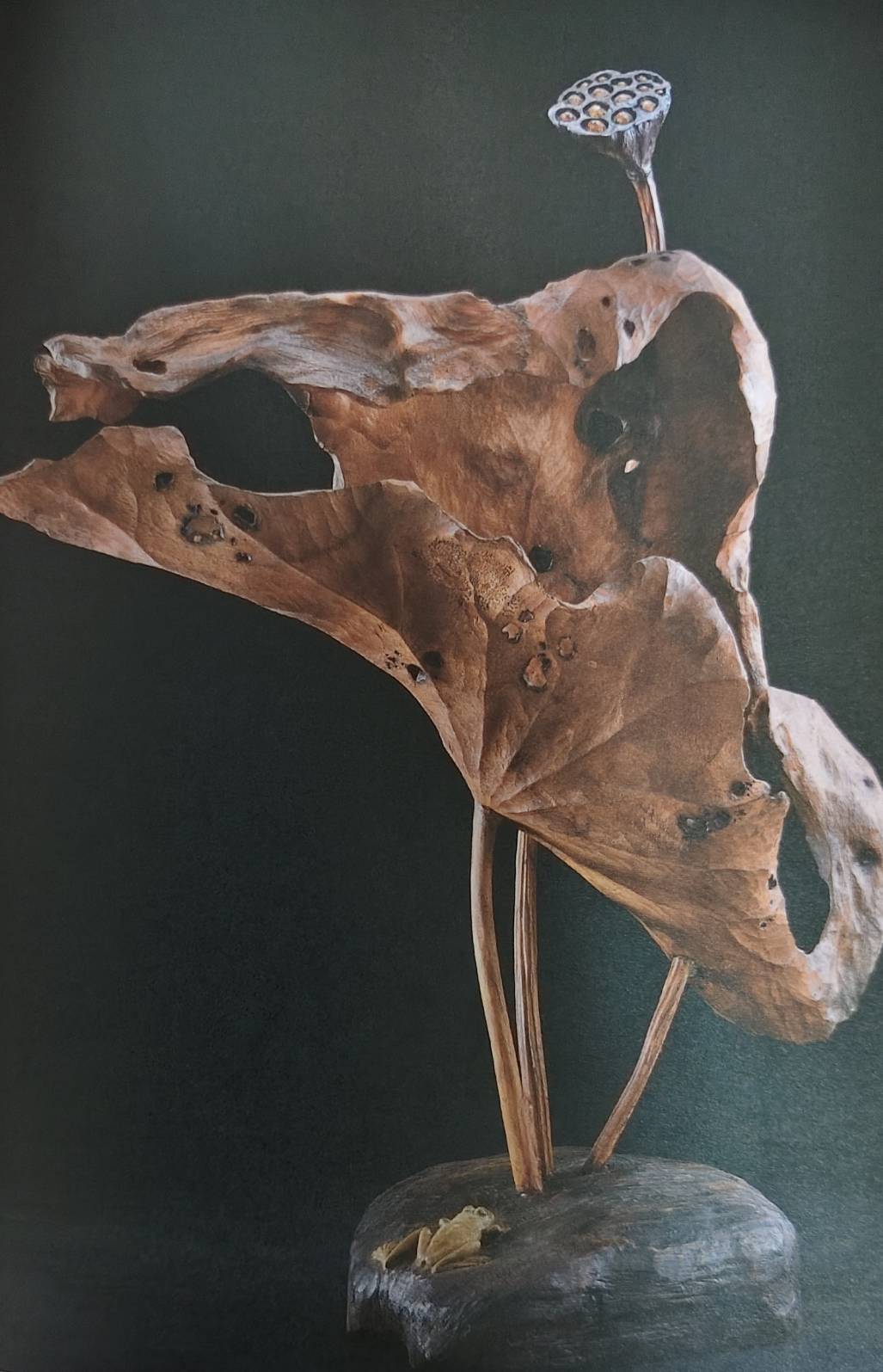 台灣國寶木雕大師 黃媽慶：藝術療癒結合木雕傳承　社會處方箋點亮在地溫情與教育力量