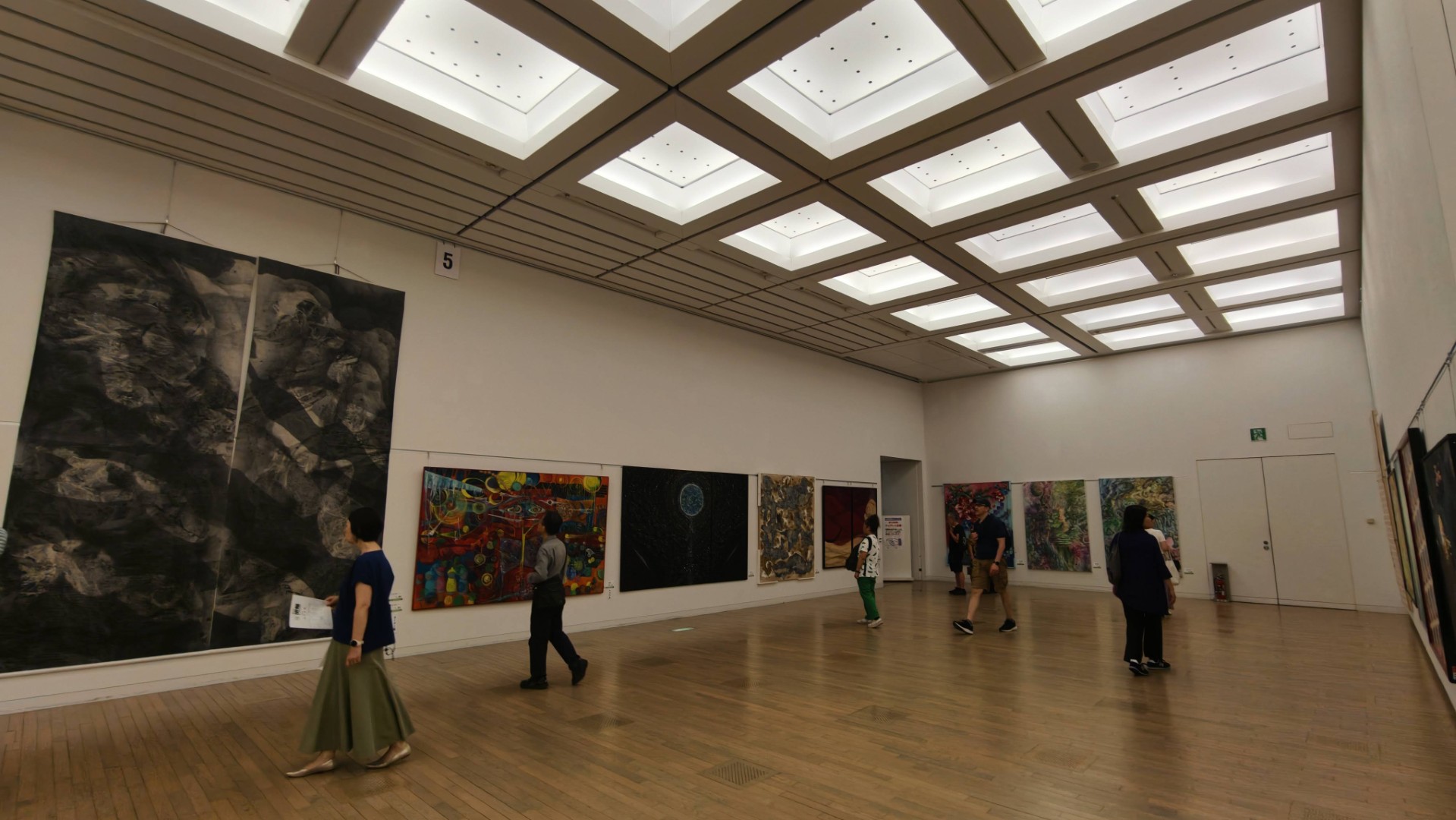 王穆提《Unbounded》於日本國立新美術館展出，獲「日本透納賞」肯定