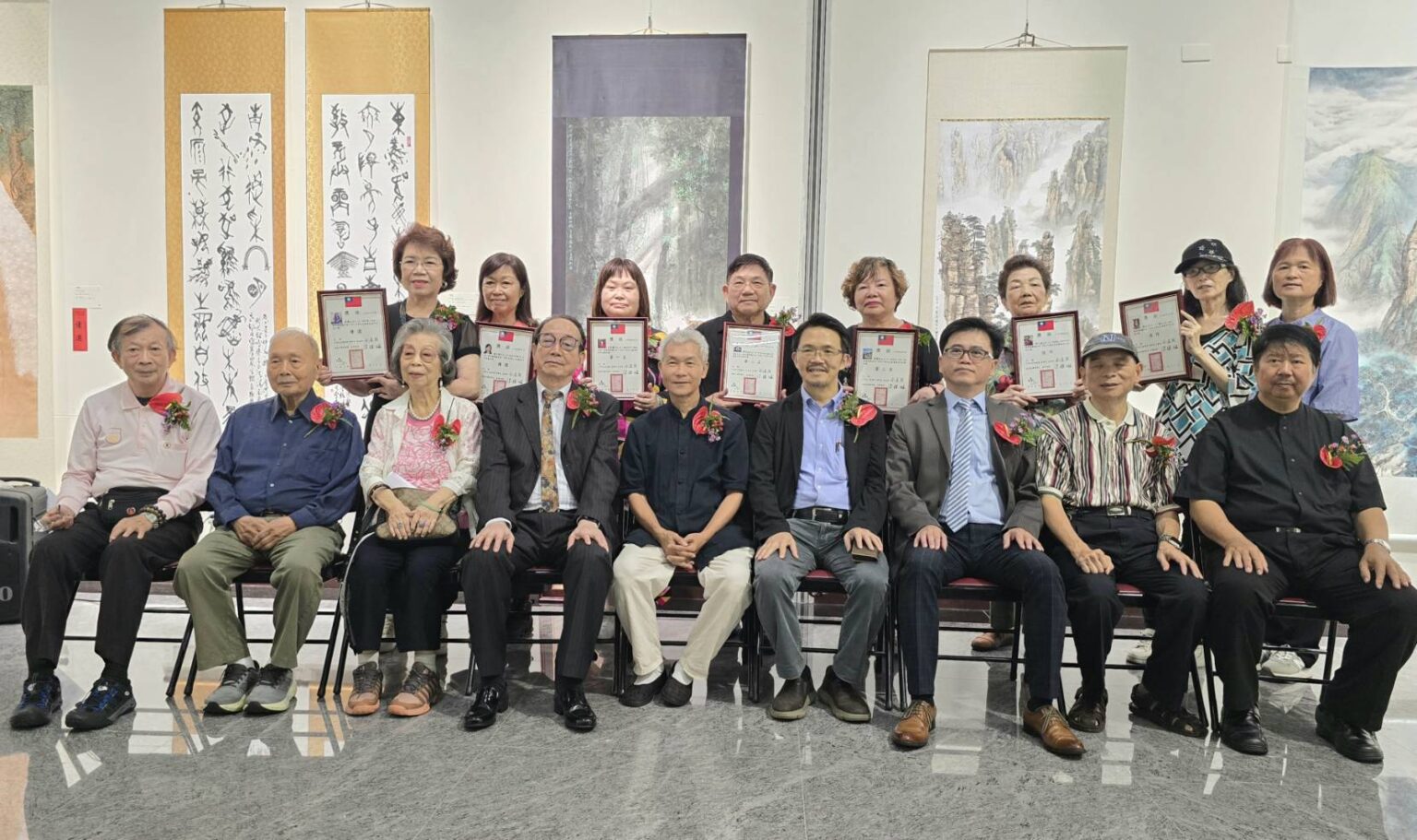 一路向前  長長久久  2026中華九九書畫會創作獎暨會員聯展熱鬧登場  匯聚書畫菁英與會員參展 呈現當代書畫豐沛新面貌  備受正面評價